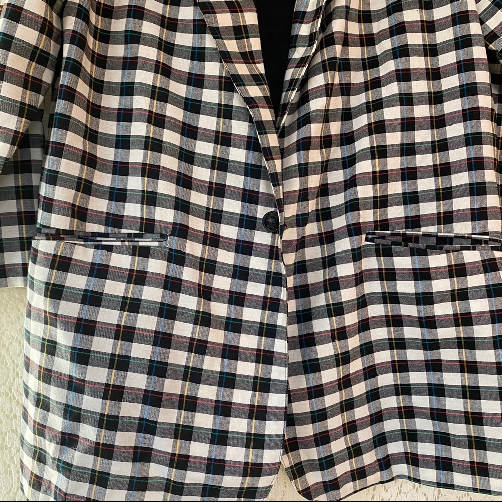 Blazer - Picture 3 of 14